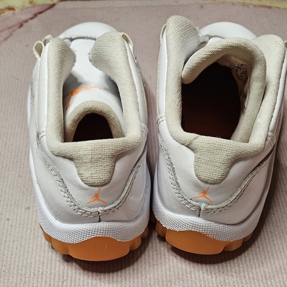 Jordan Retro 2(toddler) - Picture 5 of 10